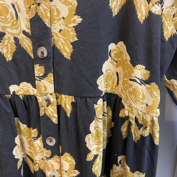 Kate Quinn Black Dress with Yellow Floral Design / Size 7 / VGUC - Picture 4 of 6